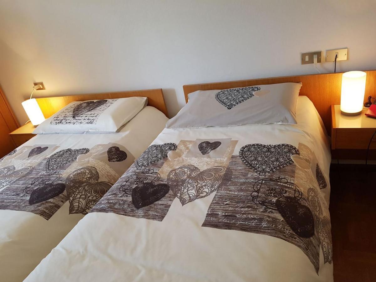 Albergo Posta Colle Santa Lucia Exterior photo