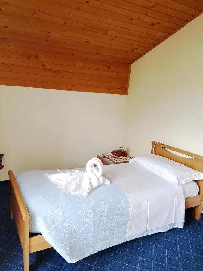 Albergo Posta Colle Santa Lucia Exterior photo