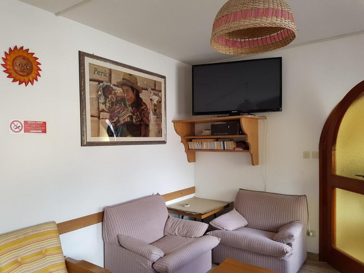 Albergo Posta Colle Santa Lucia Exterior photo