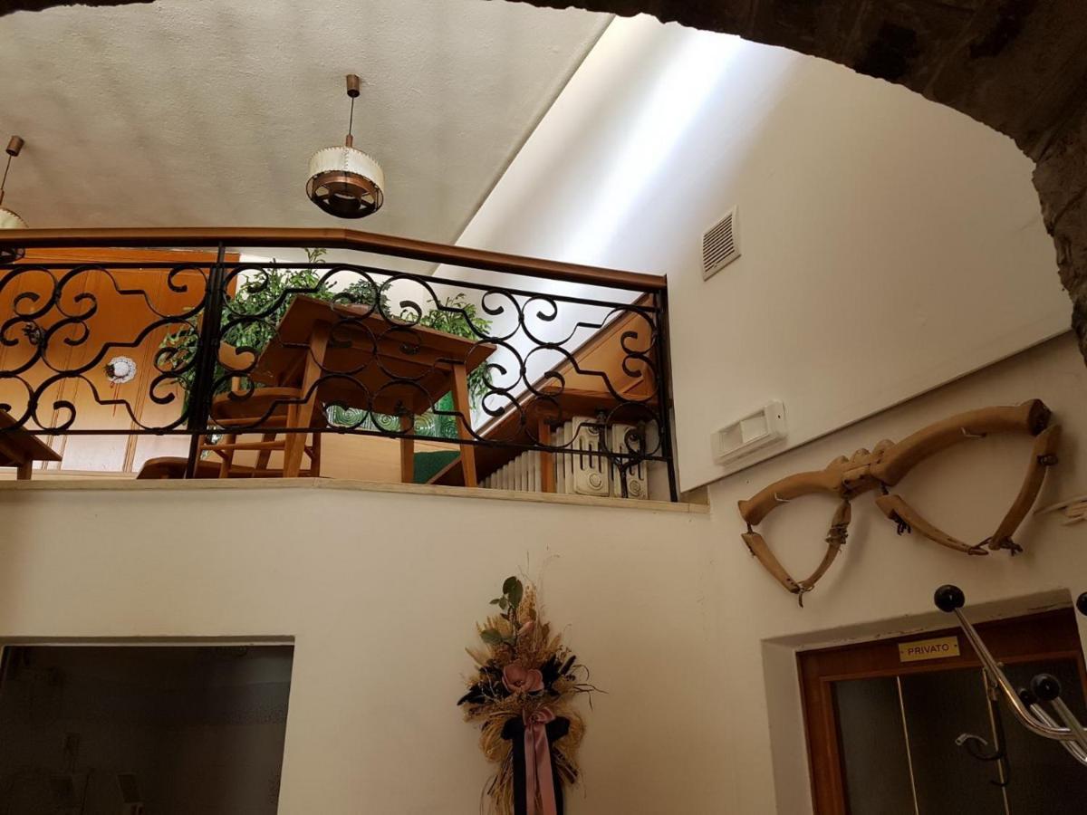 Albergo Posta Colle Santa Lucia Exterior photo